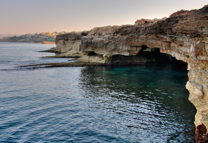 grotta dei contrabbandieri 